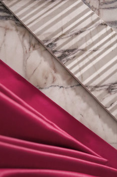 Sapienstone à Feria Hábitat Valencia 2025 Fior di Viola 4D : la céramique comme haute couture dans l’espace Pinknic de Sigfrido Serra