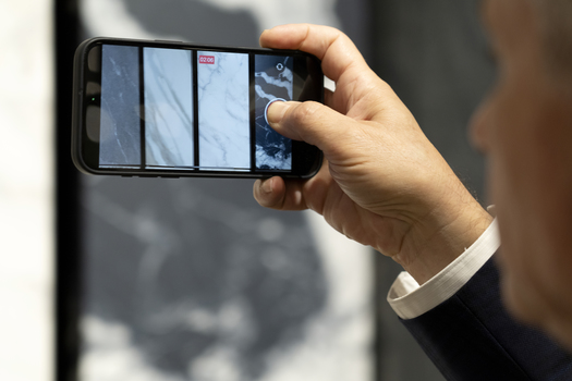 SapienStone au SICAM 2024 : Design innovant et surfaces avant-gardistes pour le design d’intérieur