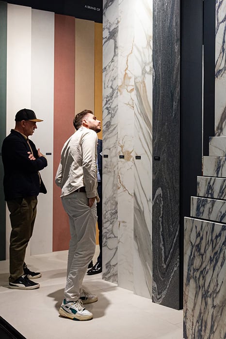 Les surfaces céramiques de Sapienstone arrivent à Interzum 2025