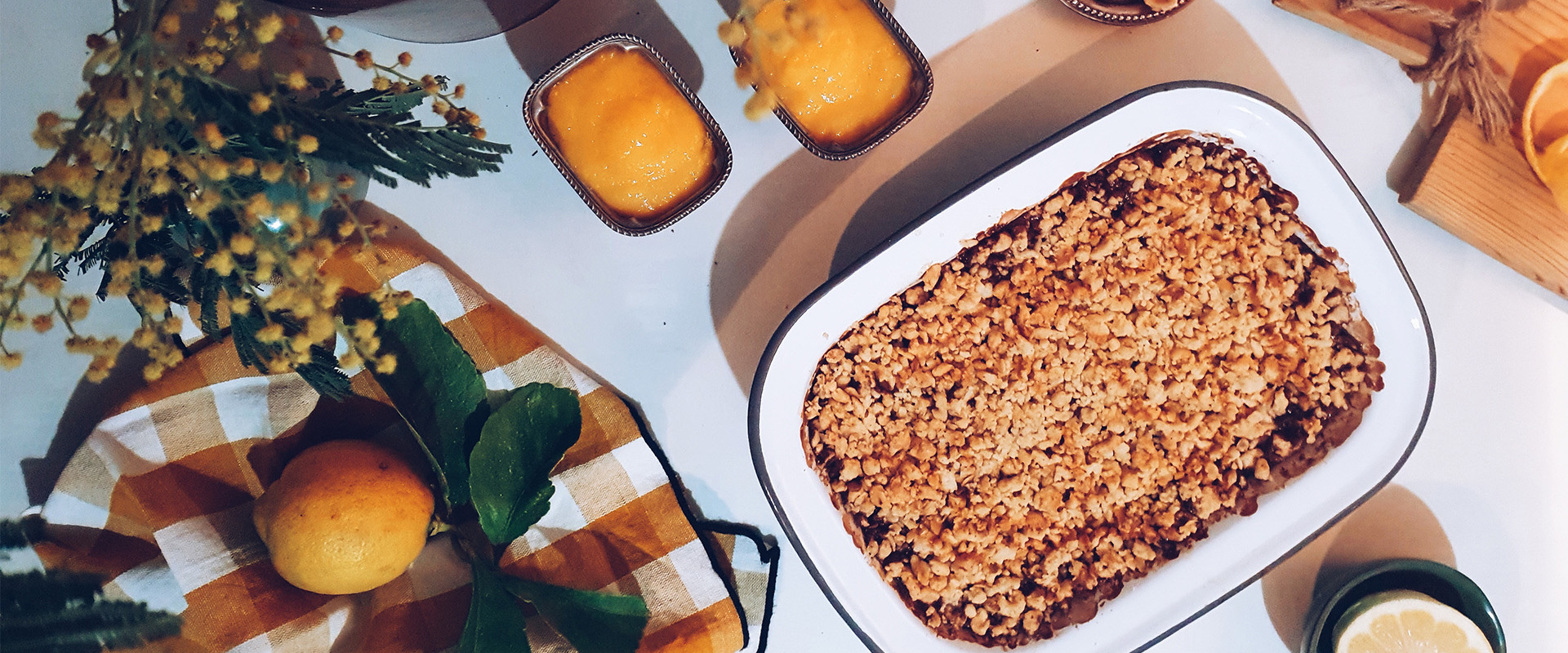 Crumble aux poires et au chocolat - Une recette de Federica Barbaranelli
