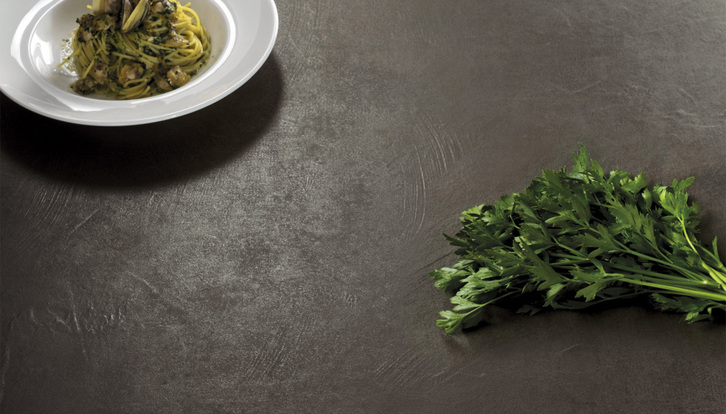 Plans de cuisine effet ciment : un style industriel durable